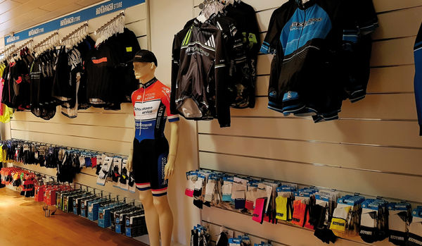 Maxipromo sportswear is officieel dealer van Bioracer